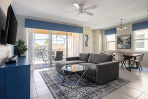 Smart TV - ‼️Sun-Kissed 5BR Villa‼️ | Pool & Family Ready (Kissimmee)