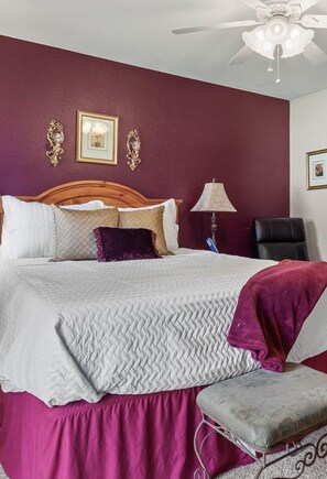 3 bedrooms, desk, iron/ironing board, free WiFi