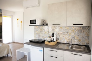 Microwave, stovetop