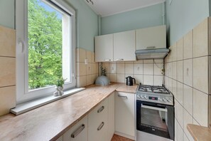 Classic Apartment, Courtyard View | Private kitchen