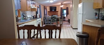 Charming 3-bed/2-Bath with WiFi, AC in Wawarsing. Your Home Away from Home!