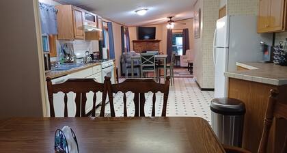 Charming 3-bed/2-Bath with WiFi, AC in Wawarsing. Your Home Away from Home!