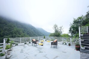 Suite, balcón, vistas a la montaña | Terraza o patio