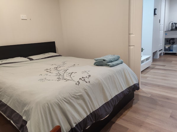 1 bedroom, desk, iron/ironing board, free WiFi