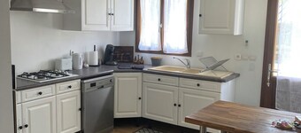 Welcoming 2-bedroom house in Cléré-les-Pins, many castles around.