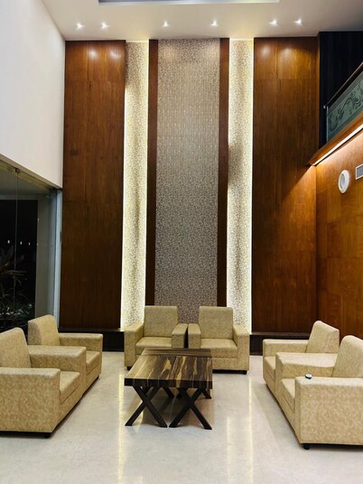 Monarch Express, Sri City