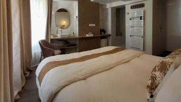 4 habitaciones, escritorio, wifi gratis y ropa de cama