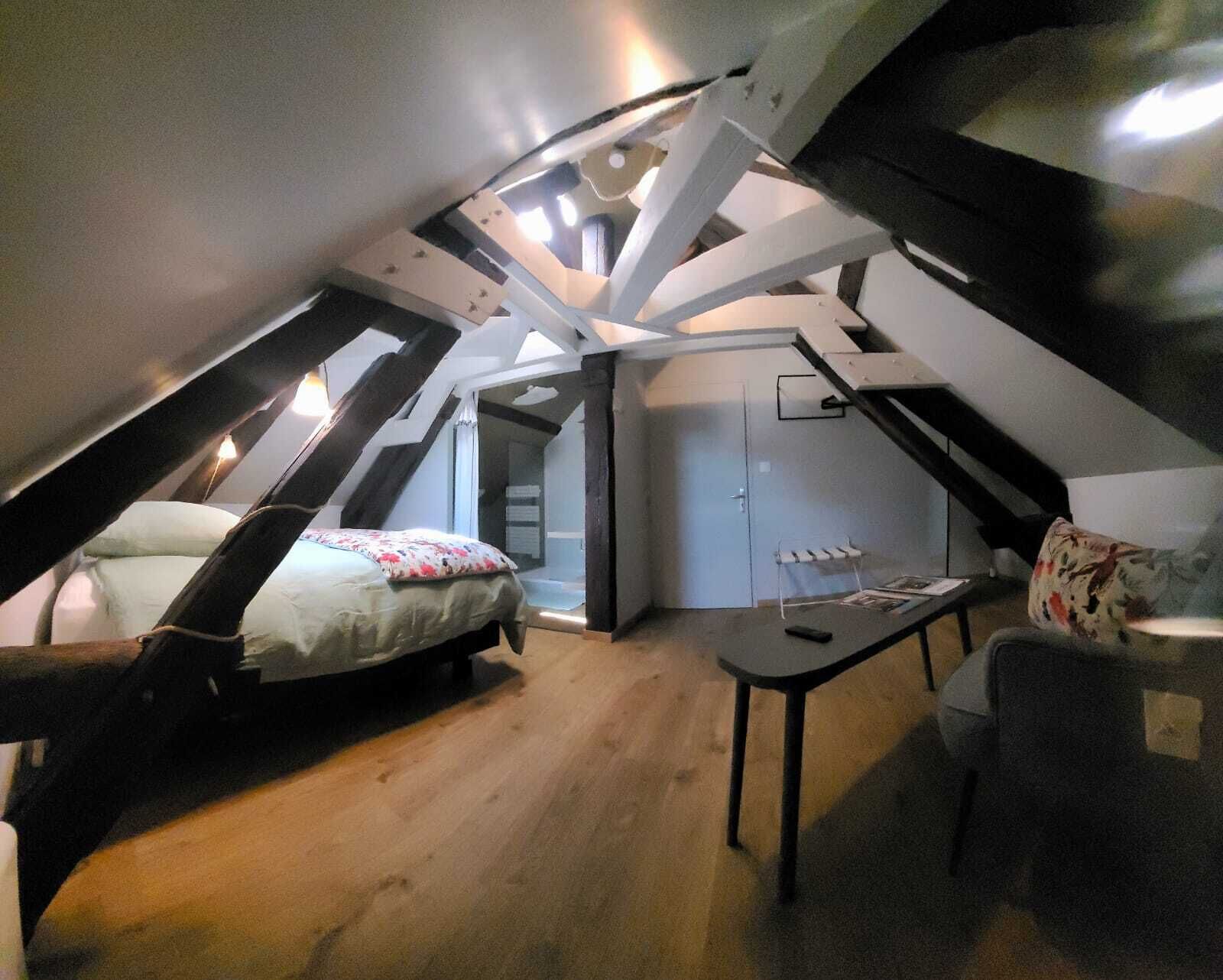 4 habitaciones, escritorio, wifi gratis y ropa de cama 