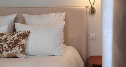 4 Charming Suites & downtown