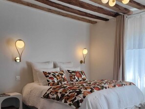 4 chambres, bureau, accès au Wi-Fi (inclus), literie fournie