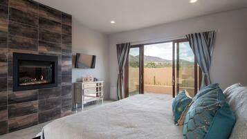 3 makuuhuonetta, silitysrauta/-lauta