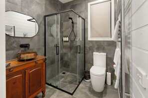 Shower, towels