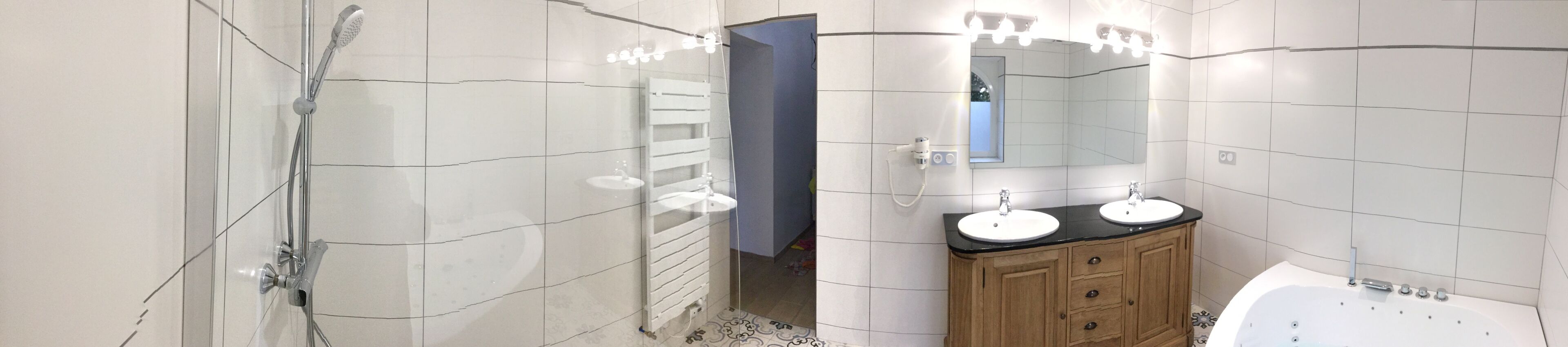 Suite superior, vista al jardín | Baño