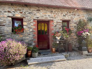 Front of property - Auberge de keranden (Landerneau)