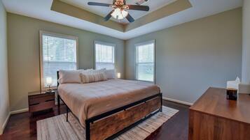 3 quartos, ferros/tábuas de passar roupa, Wi-Fi, roupa de cama