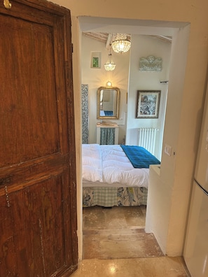 2 chambres, fer et planche à repasser, Wi-Fi, draps fournis