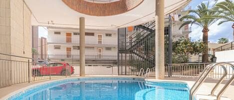 Sæsonbestemt udendørs pool