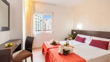 Standard Apartment, Multiple Bedrooms (Benidorm Levante Beach 7B) | 1 bedroom, laptop workspace, iron/ironing board, free WiFi