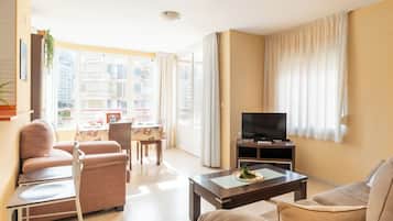 Apartemen Standar, 1 kamar tidur (Benidorm Levante Beach 9B) | Area keluarga | Televisi layar datar 21-inci dengan saluran TV kabel