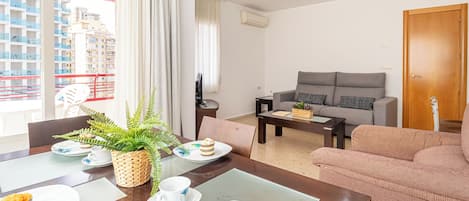 Apartamento estándar, varias habitaciones (Benidorm Levante Beach 6B) | Restauración