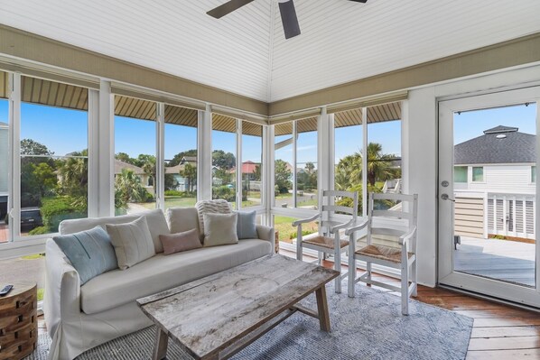 Smart-TV, Tischtennisplatte