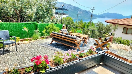 Terrace/patio. VİLLA DASE SÖĞÜT