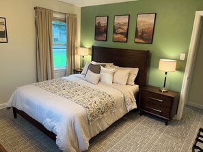 3 soverom, skrivebord, strykejern/-brett og wi-fi (inkludert)