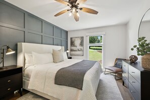 6 bedrooms, iron/ironing board, WiFi, bed sheets