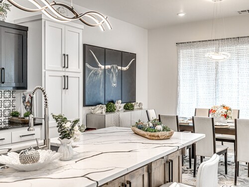 SOLENA VIP OKC: Pool, Jacuzzi, grill, pool table outside; cozy interior.