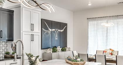 SOLENA VIP OKC: Pool, Jacuzzi, grill, pool table outside; cozy interior.