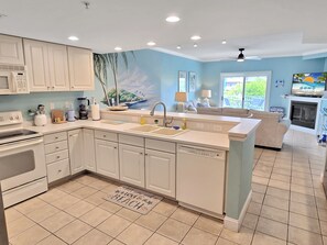 Microwave, coffee/tea maker - Ocean block 3 Bedroom condo with rooftop pool just steps to the ocean! Ocean Palms #204 (Ocean City)