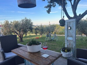 Outdoor dining - The hill in a room Typical Abruzzo countryside between Majella and the sea (Abruzzo)