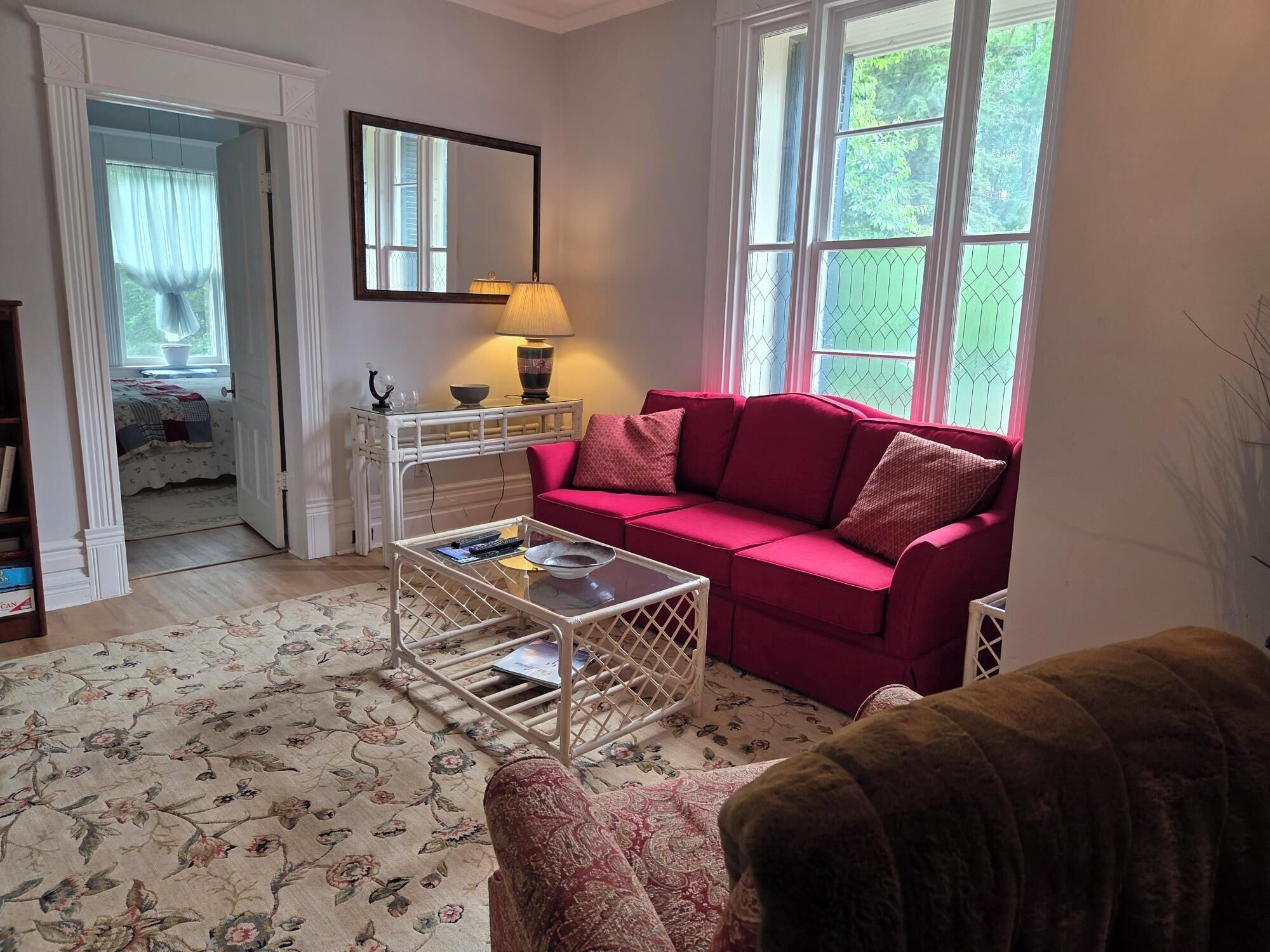 Fully Furnished Apartment In Quiet Century Home - Saint Marys, ON, Canada