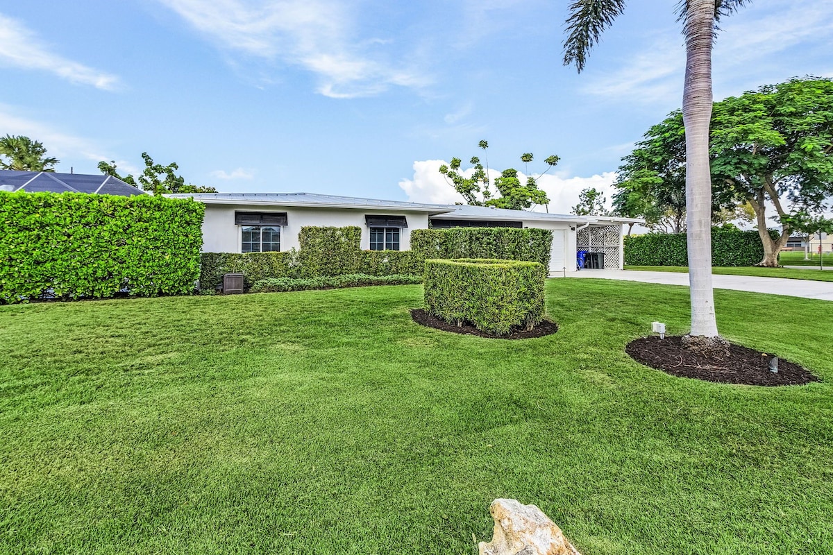 Photo 41 of Discover your perfect Naples getaway 1.2 miles from Lowdermilk Park Beach