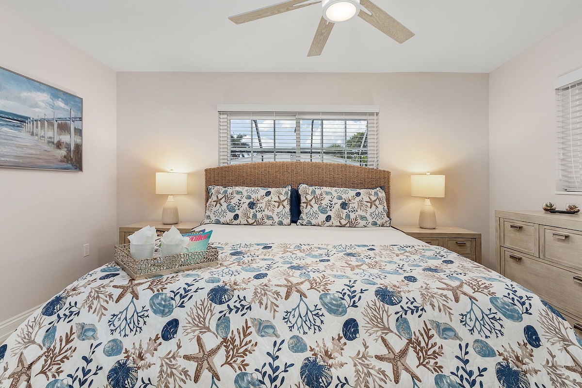Photo 20 of Discover your perfect Naples getaway 1.2 miles from Lowdermilk Park Beach