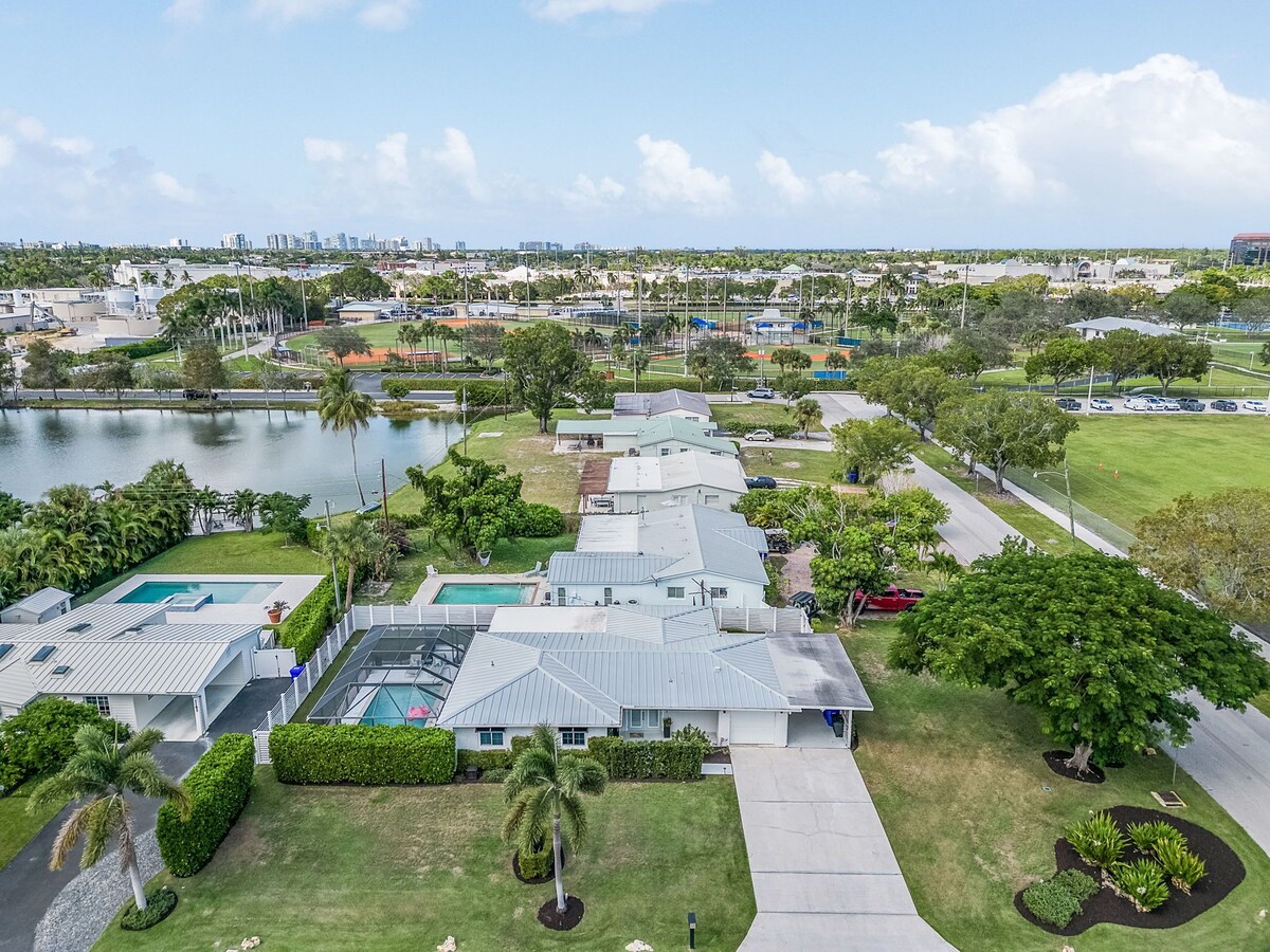 Photo 40 of Discover your perfect Naples getaway 1.2 miles from Lowdermilk Park Beach