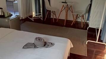 Standard Room, River View | Free WiFi, bed sheets