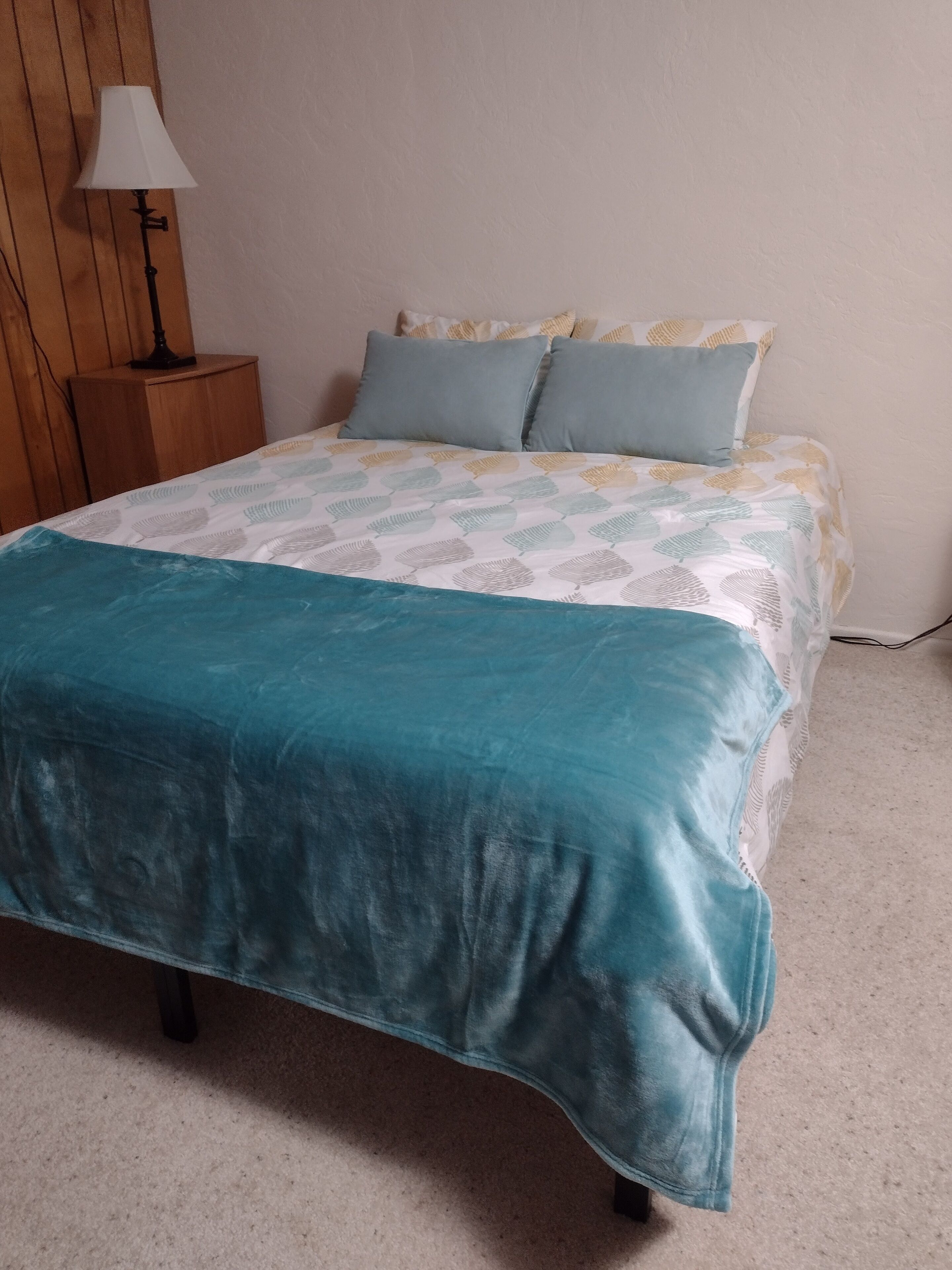 1 bedroom, iron/ironing board, bed sheets
