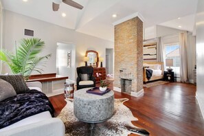 Unclassified image, 5 of 50, button - Historic 8BR Inn With Pool and Hot Tub (New Orleans)