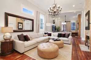 Unclassified image, 3 of 50, button - Historic 8BR Inn With Pool and Hot Tub (New Orleans)