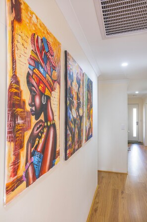 Shared Dormitory, 1 Bedroom, Balcony, Garden View | Interior - Room-elegant Hampton-style Retreat Tra (Perth)