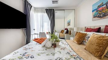 Shared Dormitory, 1 Bedroom, Balcony, Garden View | 1 bedroom