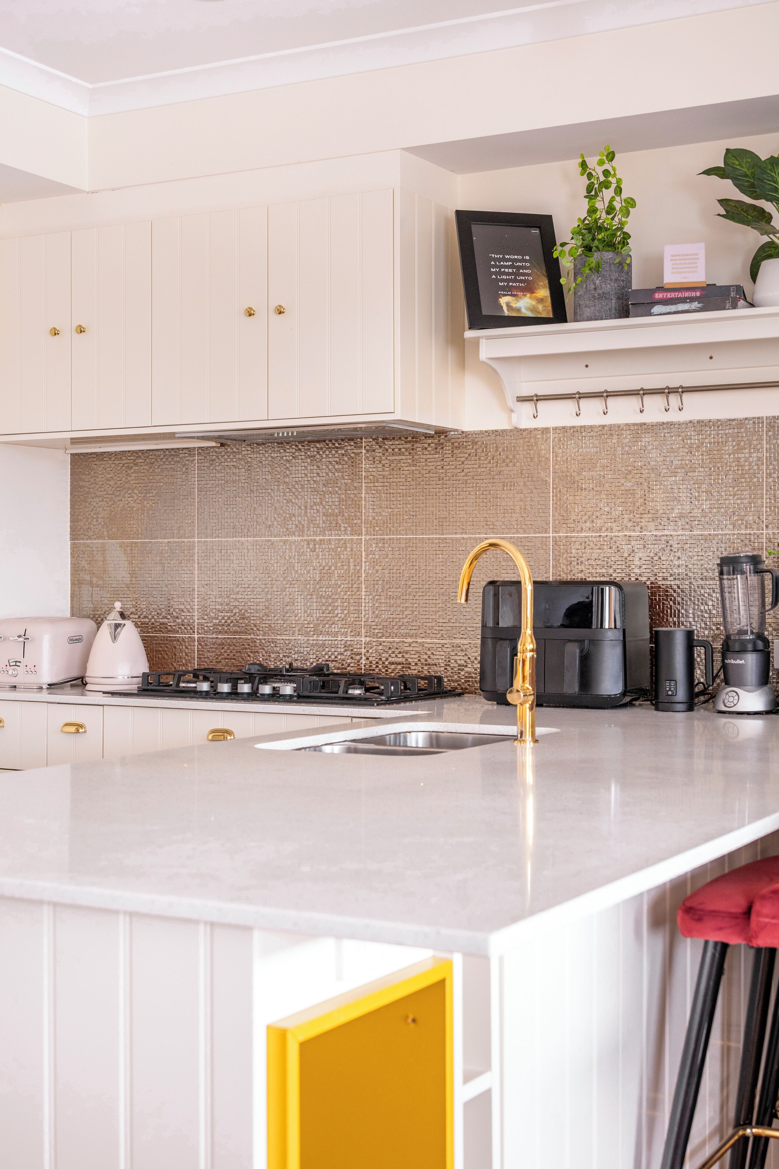 Shared Dormitory, 1 Bedroom, Balcony, Garden View | Interior