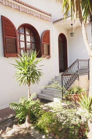 Exterior detail - Terramara! (Reggio Calabria)