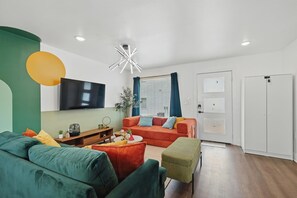 Téléviseur, bureau