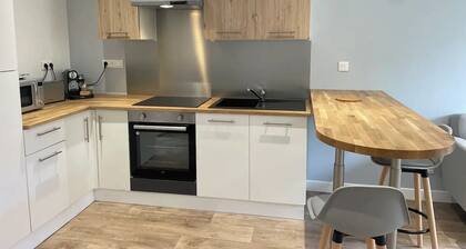 Chez Claire : appartement plein centre avec garage