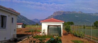 Villa with Garden View
