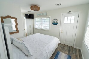 2 chambres, bureau, fer et planche à repasser, accès au Wi-Fi (inclus)