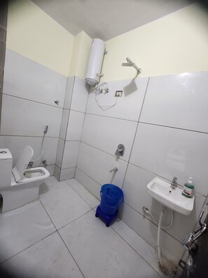 Dobbeltrom – standard | Bad | Dusj, håndklær og såpe