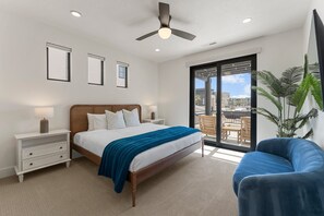 7 عدّة غرف نوم ومكتب ومكواة/لوح كي وسرير سفر